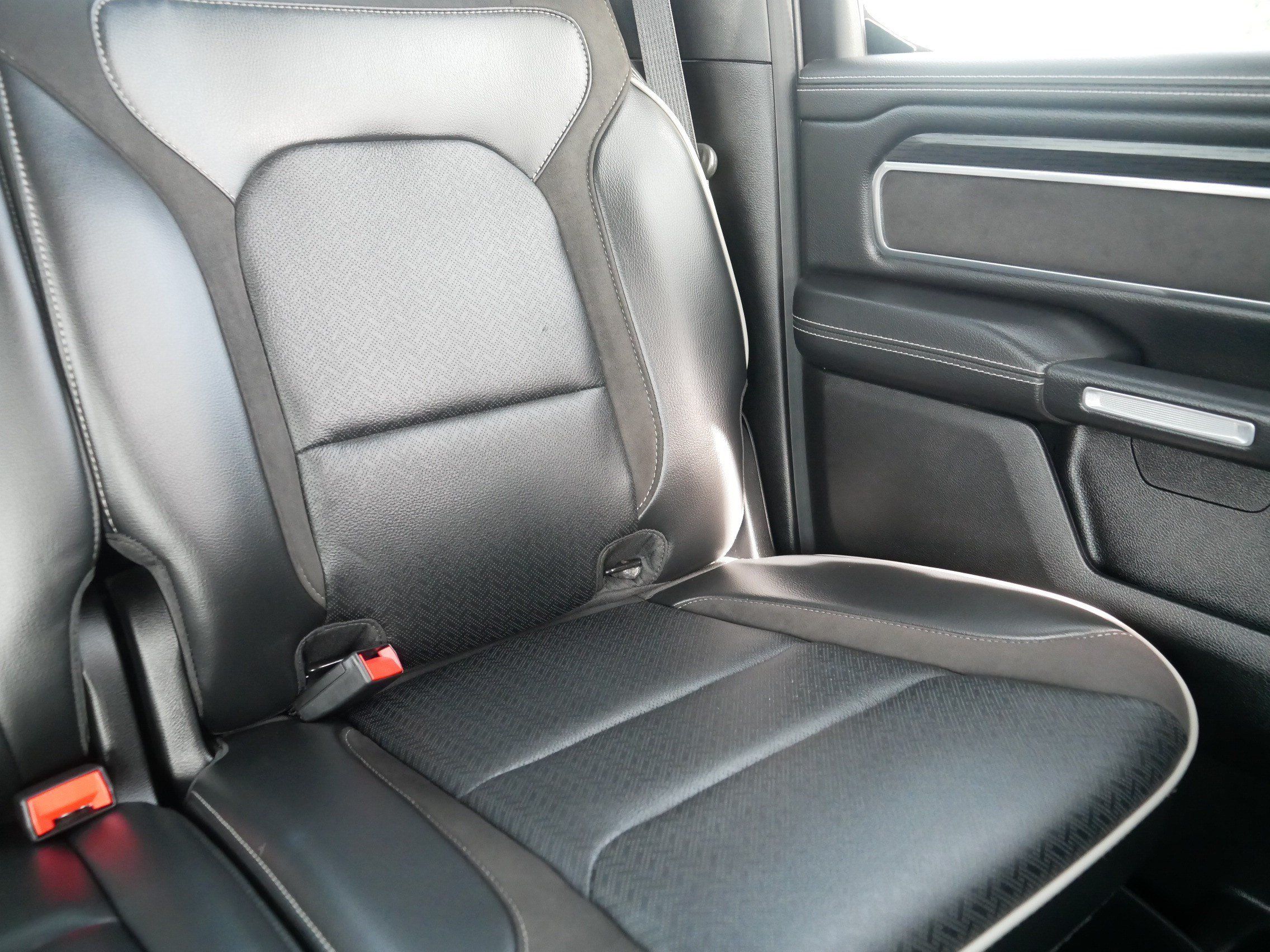 Used 2023 RAM 1500 Laramie AWD/4WD image 14