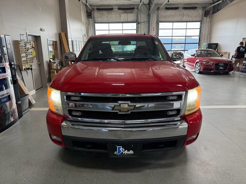 Used 2007 Chevrolet Silverado 1500 LT w/ 1LT Convenience Package AWD/4WD image 3