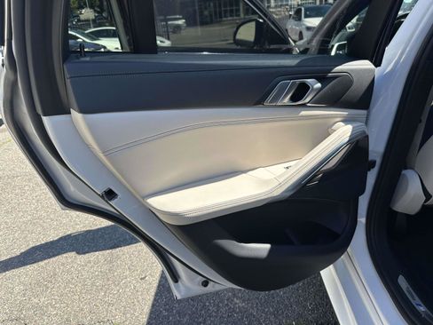 Used 2023 BMW X6 xDrive40i w/ M Sport Package AWD/4WD image 18