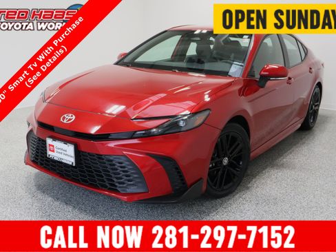 Certified 2025 Toyota Camry SE image 1