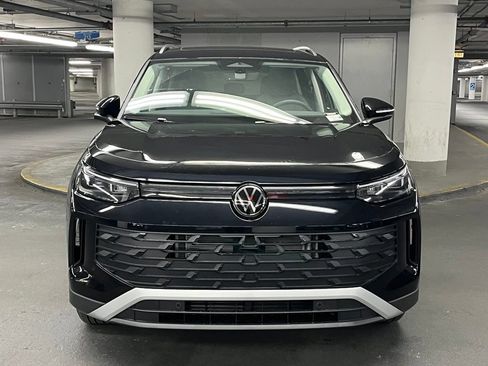 New 2026 Volkswagen Tiguan SE AWD/4WD image 32
