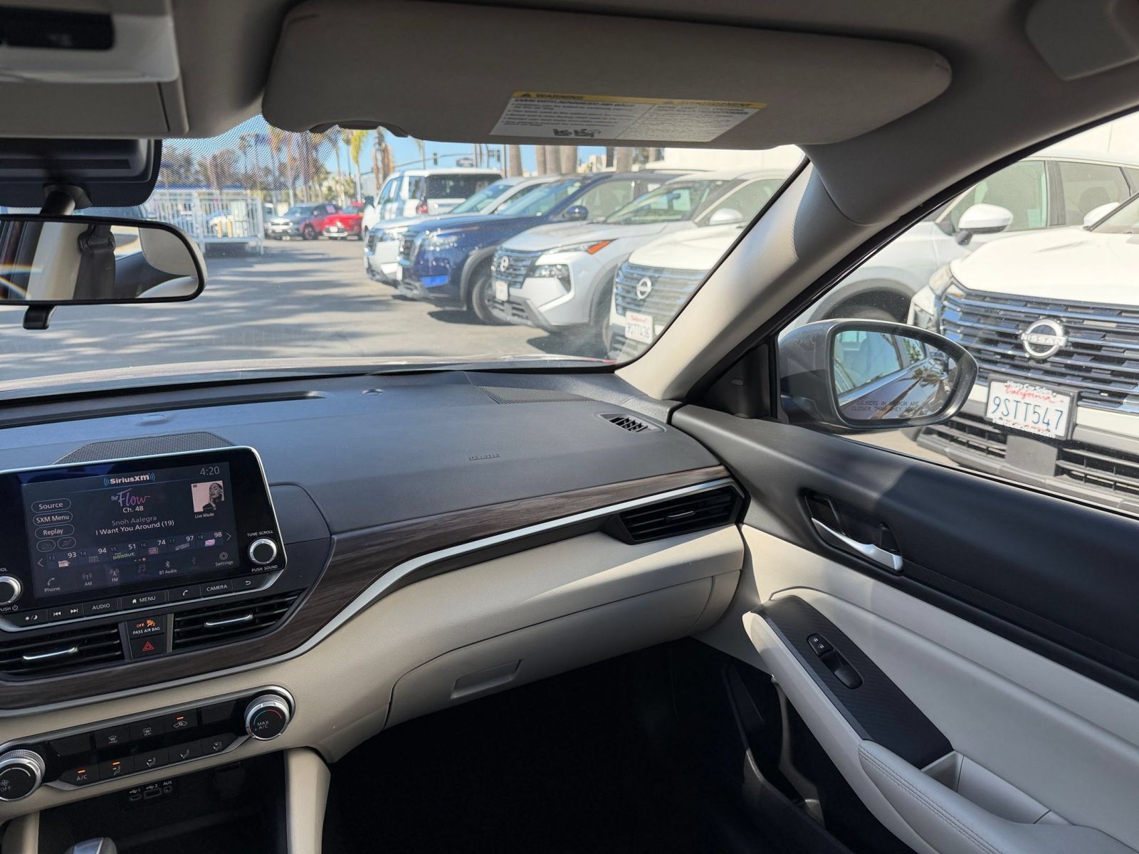 Used 2025 Nissan Altima 2.5 SV FWD image 34