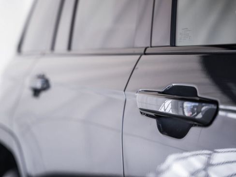 New 2025 Jeep Grand Cherokee Altitude image 15