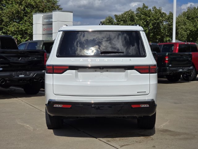 Used 2024 Jeep Wagoneer L Series II RWD image 6