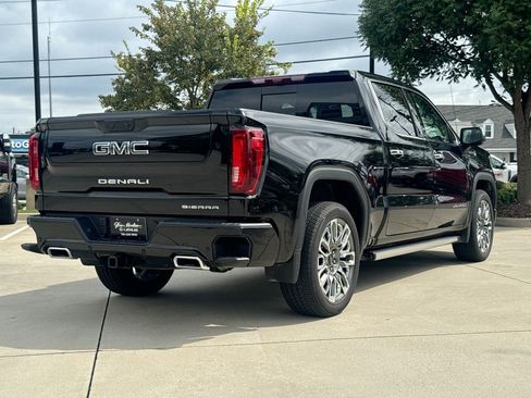 Used 2026 GMC Sierra 1500 Denali Ultimate AWD/4WD image 8