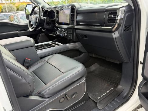 Used 2024 Ford F250 Lariat w/ Lariat Ultimate Package AWD/4WD image 17