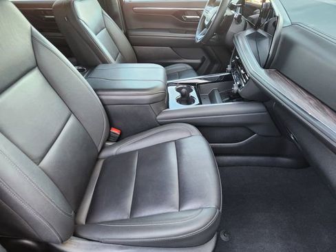 Used 2025 Chevrolet Tahoe LT image 11