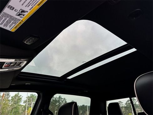 Used 2025 RAM 1500 Laramie w/ Laramie Southwest Edition image 18