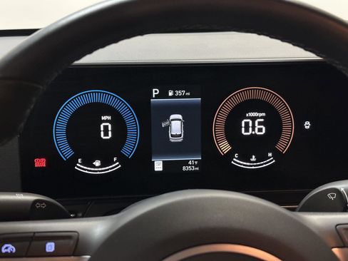 Used 2025 Hyundai Kona SEL image 27