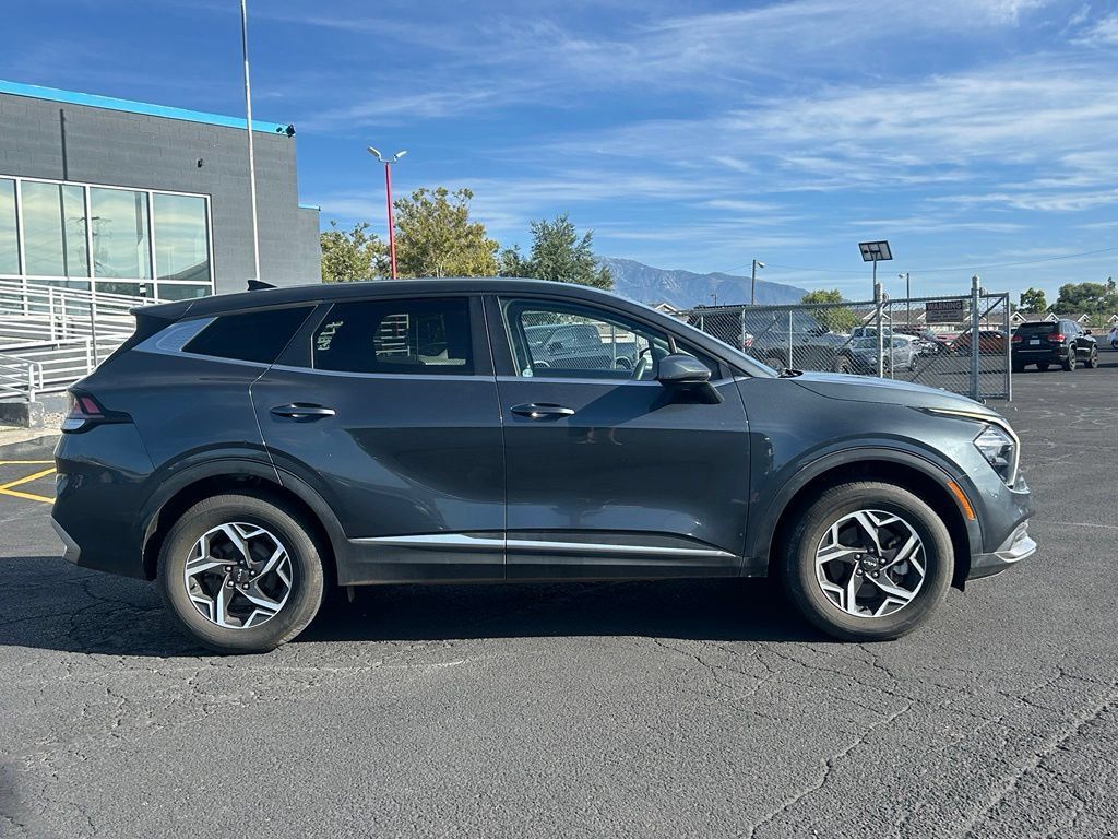 Used 2023 Kia Sportage LX AWD/4WD image 2
