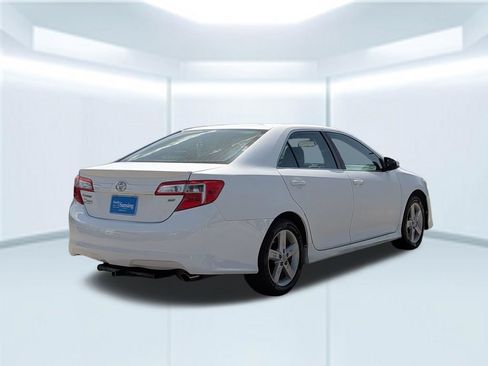 Used 2012 Toyota Camry SE FWD image 6