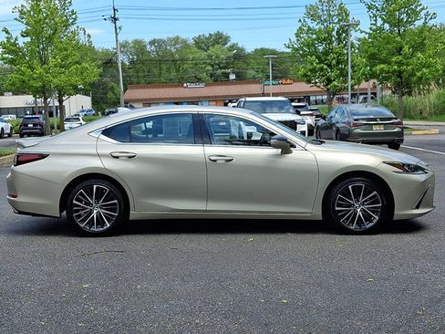 Used 2025 Lexus ES 350 w/ Premium Package FWD image 7