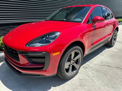 Used 2026 Porsche Macan AWD/4WD image 6