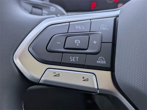 New 2026 Volkswagen Tiguan SE image 29