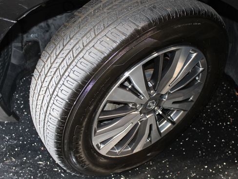 Used 2018 Nissan Pathfinder SL w/ Cargo Package FWD image 36