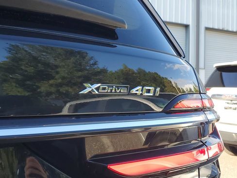 Used 2025 BMW X7 xDrive40i w/ Premium Package AWD/4WD image 8