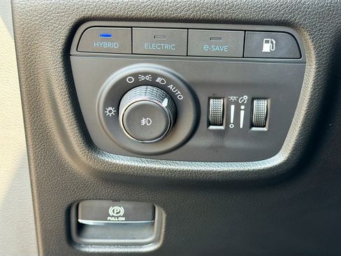 Used 2024 Jeep Grand Cherokee Summit w/ Advanced Protech Group IV image 35