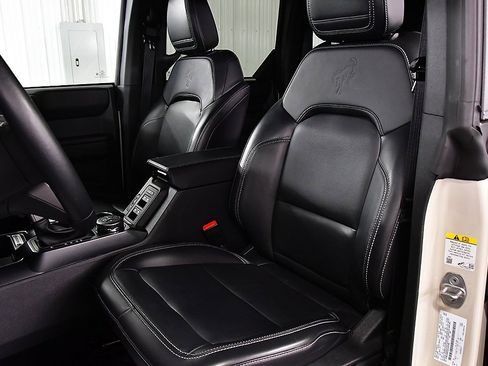 Used 2025 Ford Bronco Outer Banks image 28