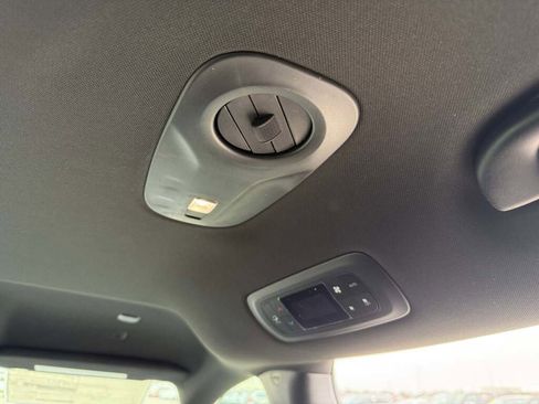 New 2026 Chrysler Pacifica Select image 23