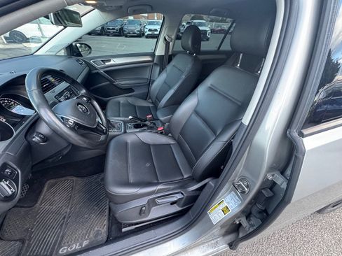 Used 2017 Volkswagen Golf SE FWD image 16