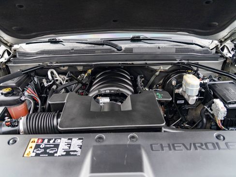 Used 2020 Chevrolet Suburban Premier AWD/4WD image 28