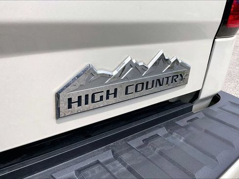 Used 2015 Chevrolet Silverado 1500 High Country w/ High Country Premium Package AWD/4WD image 21