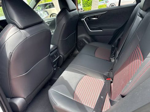 Used 2025 Toyota RAV4 XSE AWD/4WD image 5