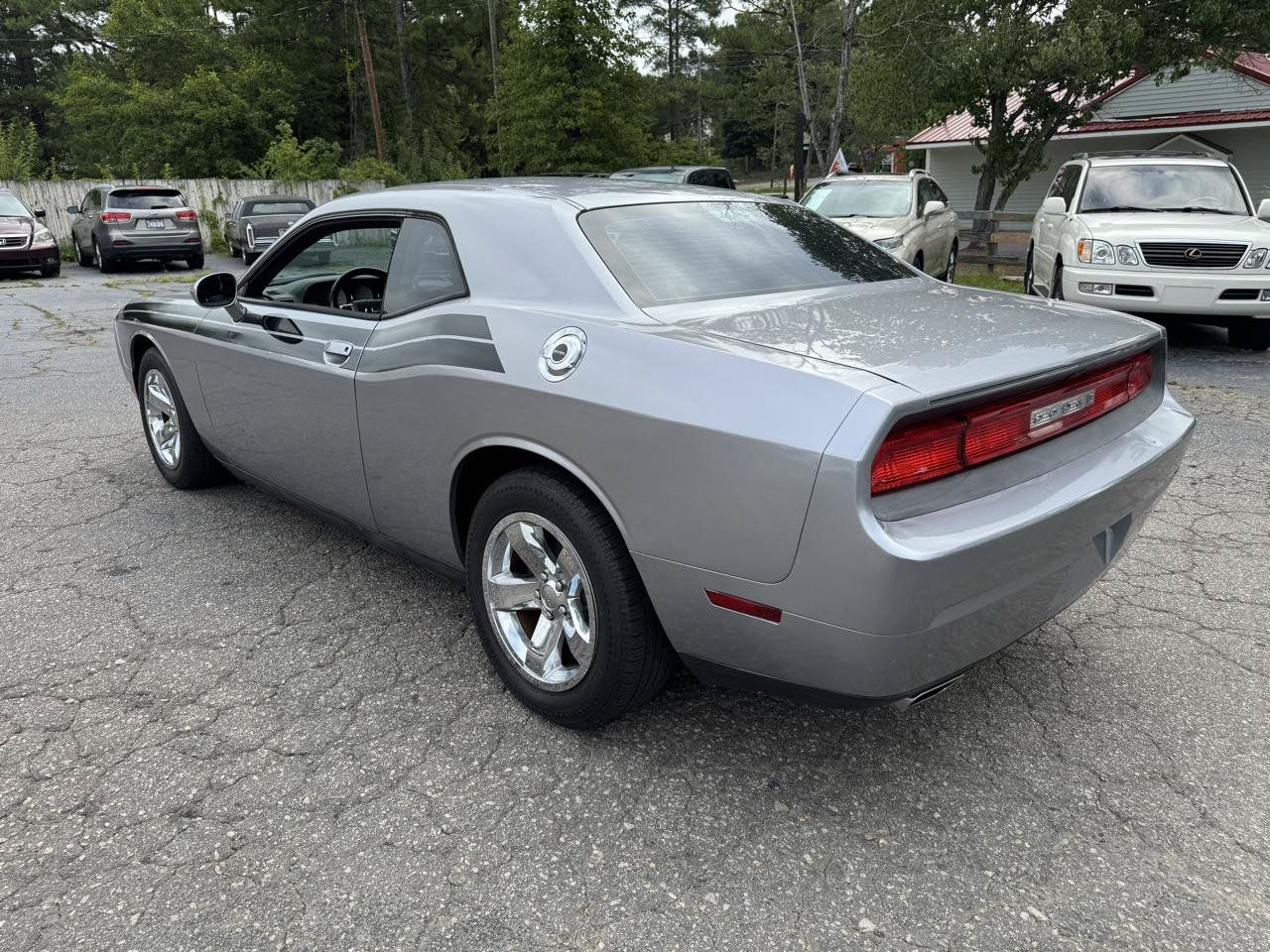 Used 2013 Dodge Challenger SXT RWD image 9