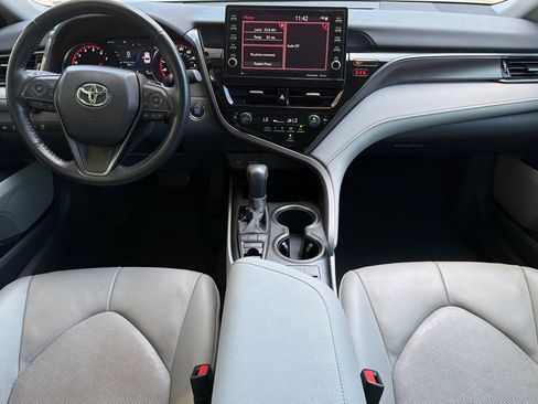 Used 2021 Toyota Camry XSE FWD image 17