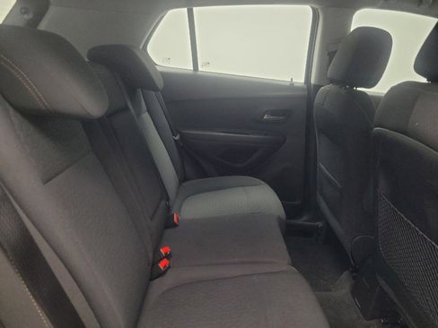 Used 2018 Chevrolet Trax LS AWD/4WD image 19
