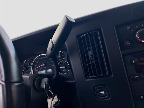 Used 2023 GMC Savana 2500 w/ Driver Convenience Package image 16