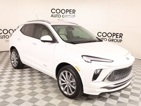 Used 2025 Buick Encore GX Avenir w/ Avenir Technology Package AWD/4WD image 1