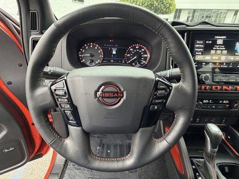 Used 2025 Nissan Frontier PRO-4X w/ Pro Convenience Package image 14