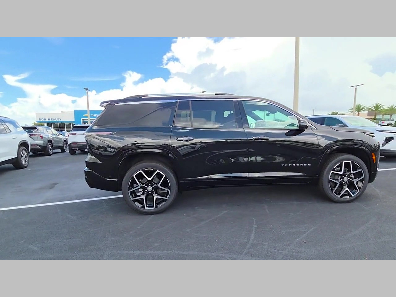 New 2026 Chevrolet Traverse High Country FWD image 17