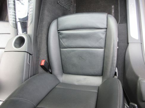 Used 2013 Porsche Panamera S image 27