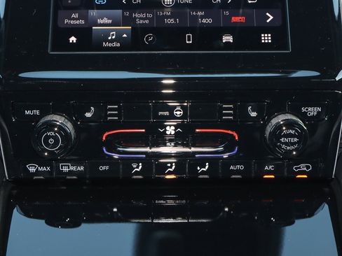 New 2025 Jeep Grand Cherokee Laredo X w/ Luxury Tech Group I image 20