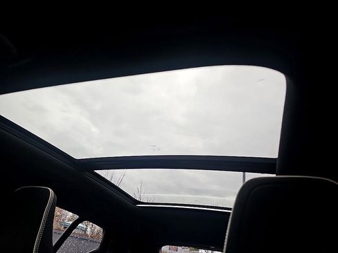 Used 2020 Volvo XC40 T4 R-Design w/ Protection Package image 30