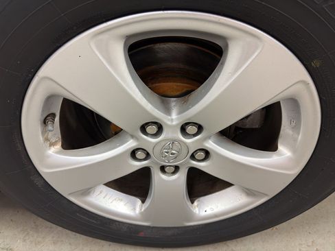 Used 2014 Toyota Sienna LE image 33