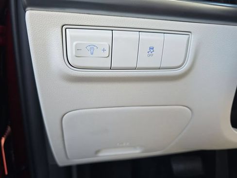 Certified 2025 Hyundai Tucson SE FWD image 34