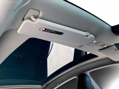 Used 2025 Tesla Model Y Performance image 25