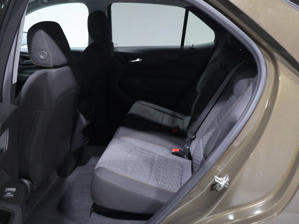 Used 2024 Chevrolet Equinox LT w/ LPO, Floor Liner Package FWD image 17