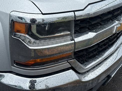 Used 2017 Chevrolet Silverado 1500 LT w/ All Star Edition AWD/4WD image 9