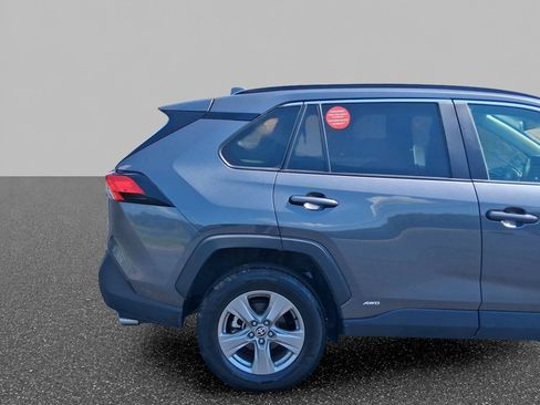 Used 2025 Toyota RAV4 XLE AWD/4WD image 8