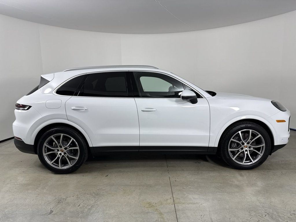 Certified 2026 Porsche Cayenne AWD/4WD image 8