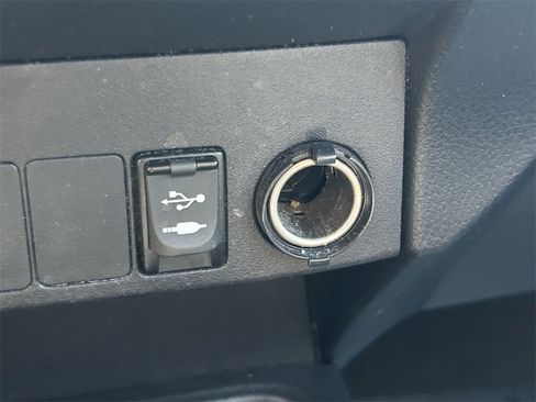 Used 2018 Toyota RAV4 XLE image 29