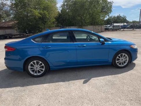 Used 2020 Ford Fusion SE image 9