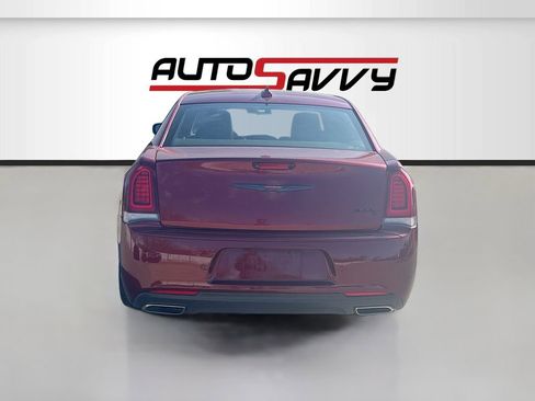 Used 2022 Chrysler 300 S RWD image 6