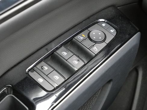 Used 2023 Nissan Pathfinder SL image 17