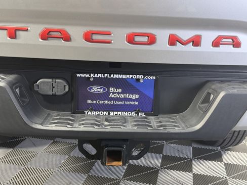 Used 2022 Toyota Tacoma SR5 w/ Technology Package RWD image 13