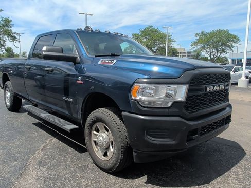 Used 2022 RAM 3500 Tradesman w/ Safety Group AWD/4WD image 3